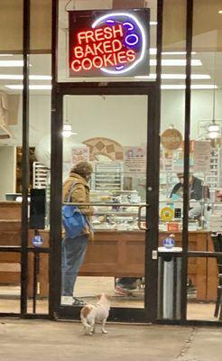 "Y'all make dog treats?" Cute scene outside Michael's.