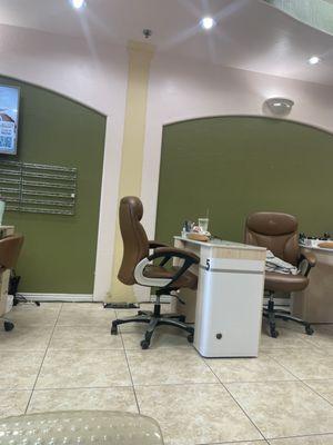 Obi Nail Salon