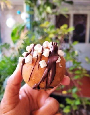 S'mores Mochie Donut