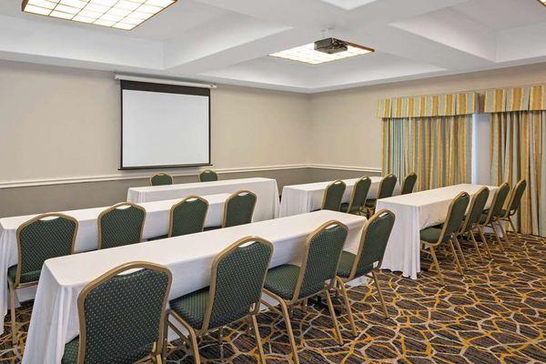 SE HoustonWestchase meeting room