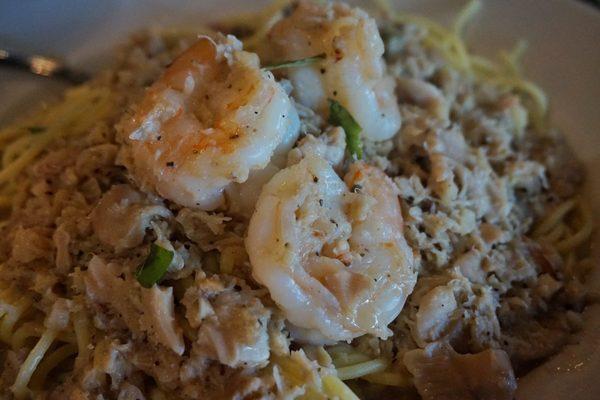 Spaghetti Pacific Jumbo Shrimp, Baby Clams & Crab Pasta