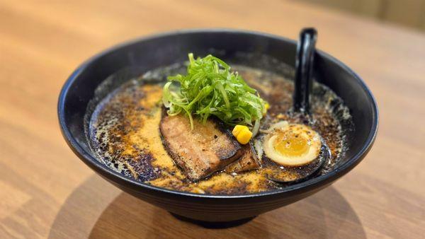 Black tonkotsu ramen