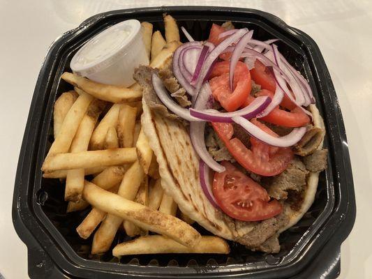 Gyro lunch special with a drink