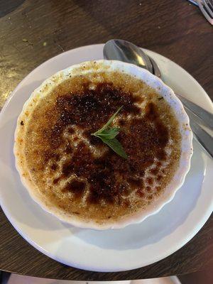 Creme brûlée- great nutmeg flavor