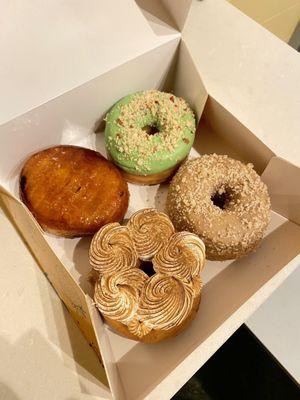 Clockwise: PASSION FRUIT CREME BRULEE, MATCHA STRAWBERRY, CHAI COOKIE CRUMBLE, TRES LECHES