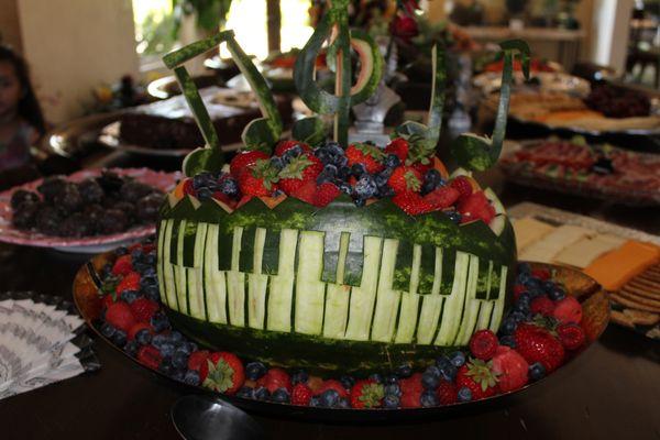 Piano keys carved from a watermelon !!