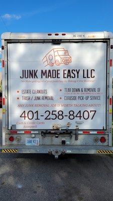 Affordable friendly Junk removal service. Estate clean outs and furniture and appliance removal serving Pawtucket and surrounding areas.