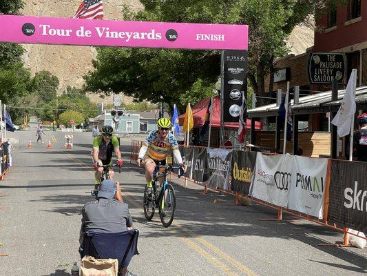 Two minute ride to the start/finish of the Tour de Vineyards ride.