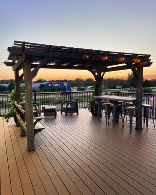 Upper deck patio