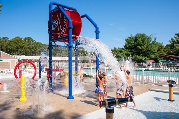 Splash Park dumping wheel