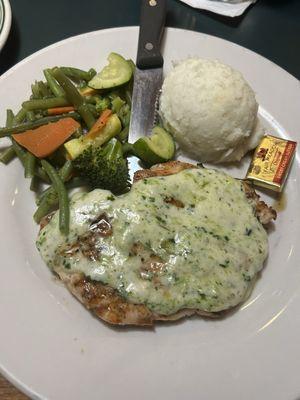 Pestro grilled chicken with mashed potatoes and veggies