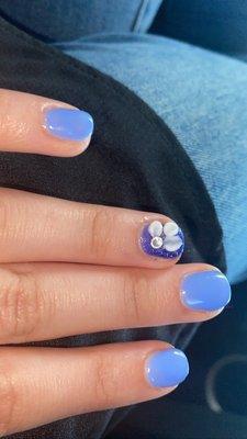 Gel manicure with pop out flower design