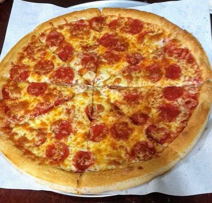 Large pepperoni pizza