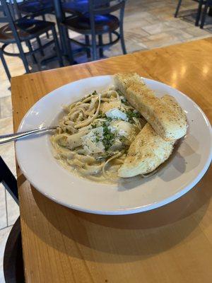 Fettuccine Alfredo w/ Asparagus