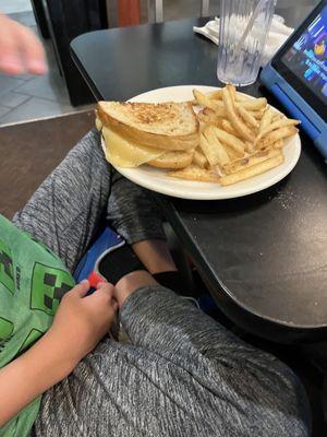 Grilled cheese and fries (kid's meal)