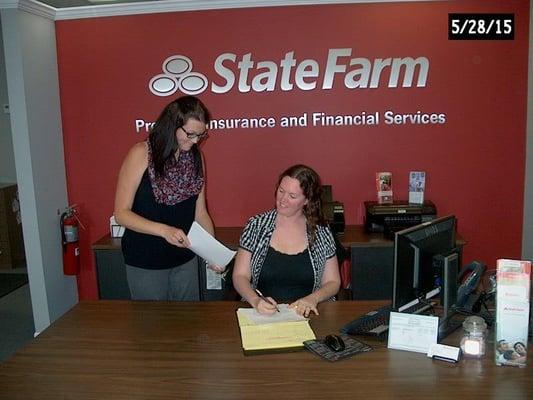 Illinois sales reps Deanna and Jen provide expertise in all phases of commercial and personal insurance needs.