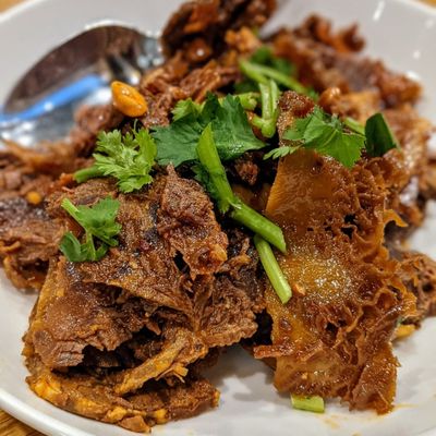 Slice beef and tripe in chilli oil