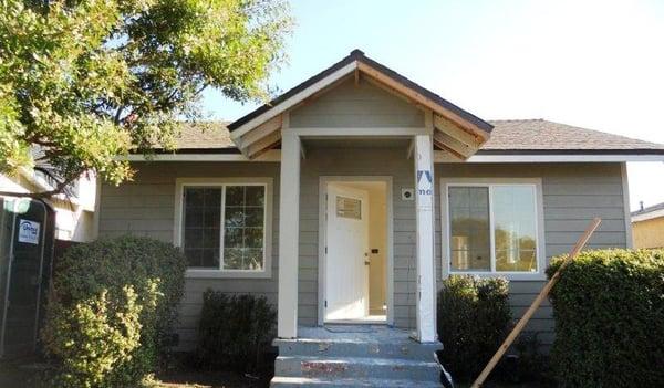 Los Angeles fire-damaged home (interior and exterior were damaged by fire and smoke). Repairs by Rossmoyne, Inc. AFTER PHOTO