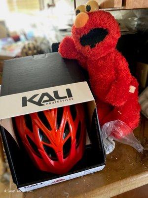 Elmo approves of my new helmet.