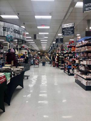 ShopRite Thornwood NY. Older, fairly clean store.