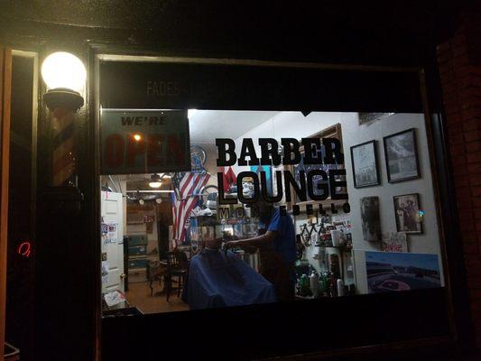 If you need a haircut and need it done right, you've got to come down to barber lounge !!