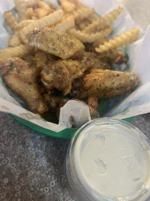 Single order lemon pepper Chicken Wings (10 Pieces with Fries) BLUE CHEESE