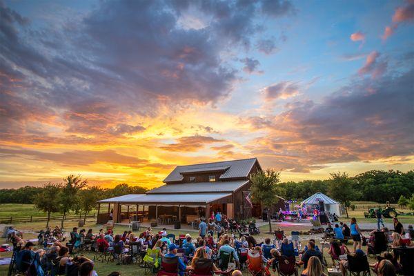 Big Texas sunset at BarnHill.