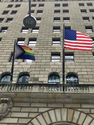 ‍ #Kudos to the Federal Reserve Bank  for paying homage to ‍ Happy PRIDE Month #NYCPrideParade