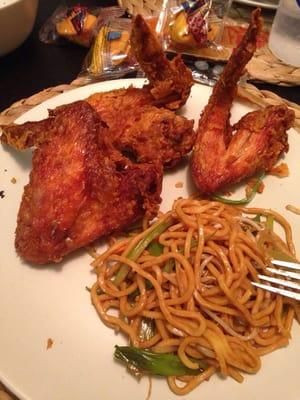 Fried chicken wings and veggie lo mein