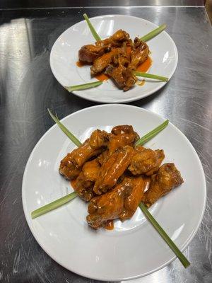 Mild wings with celery