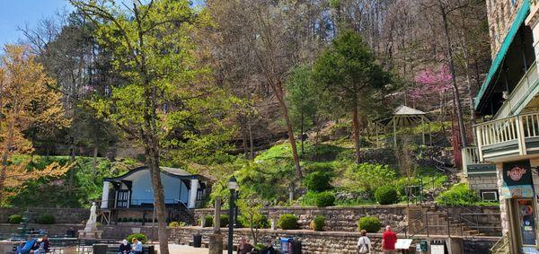 Basin Spring Park from across the street