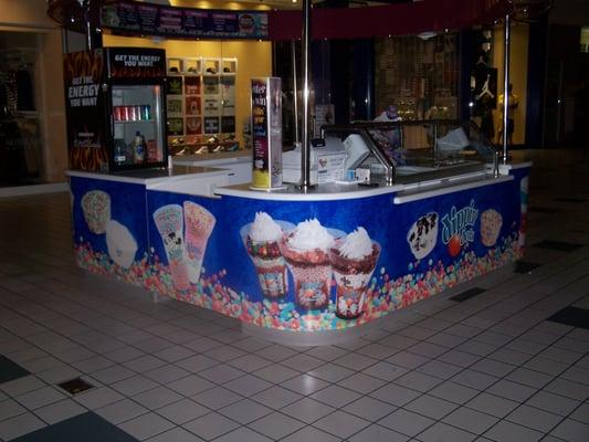 Kiosk at Brandon - cups and sundaes