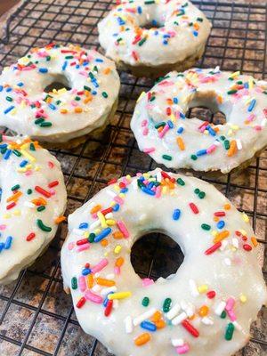 Sprinkle protein donut bites