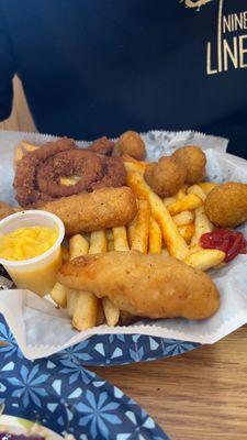 Sampler platter Onion Rings Mozzarella Cheese Sticks French Fries