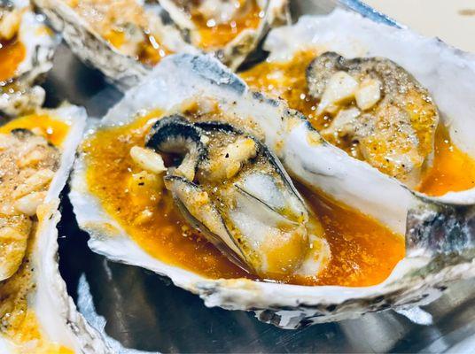 Steam Oyster with Garlic butter seasoning