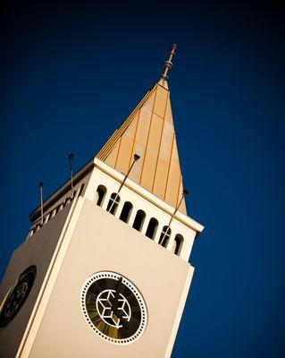 We are located in the historic Clock Tower Building on 2nd and Bryant near South Park.  There is metered parking on 2nd street and nearby.