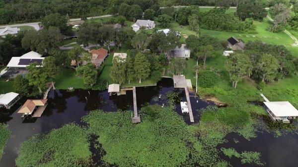 Quiet neighborhood on Lake Pierce