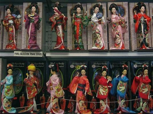 Yep, when I think of Chinatown, I think of...Japanese geisha dolls?