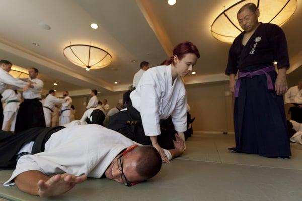 Women rock at jujitsu because they don't rely on muscle