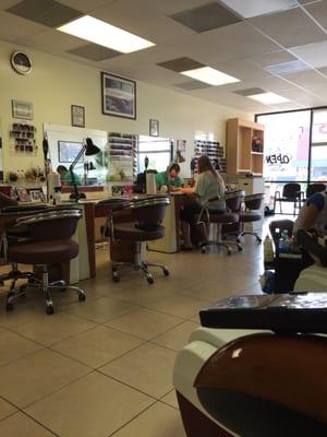 Bright and clean. 2 kids chairs. 5 nail stations. 6 adult pedis with great massage capability.