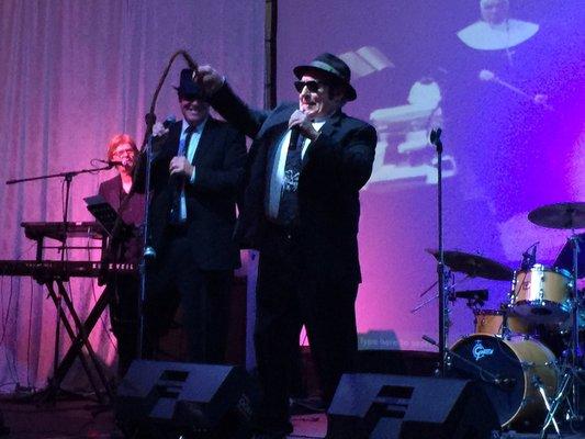 Blues Brothers live NYE