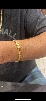 14kt gold Cuban link bracelet