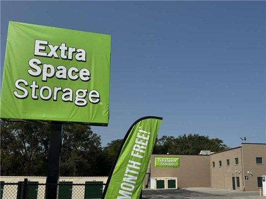 Beauty Image - Extra Space Storage at 240 W 79th Ave, Merrillville, IN 46410