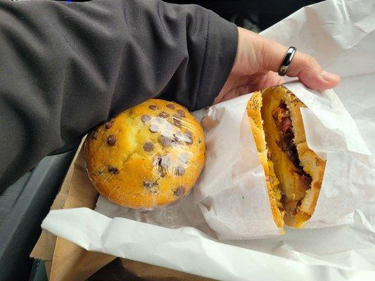 2 eggs O.M. with bacon on a kaiser roll and chocolate chip muffin. All was delicious