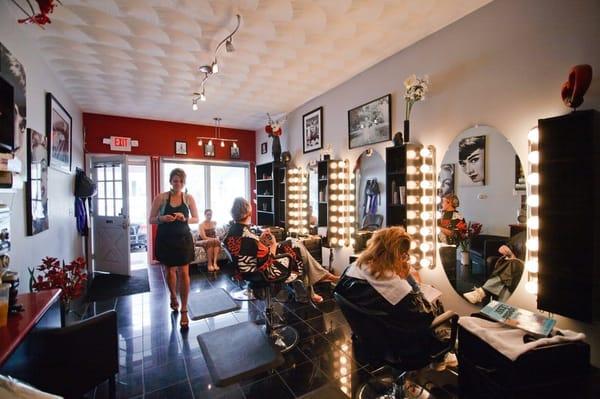 Bisous Bisous Salon