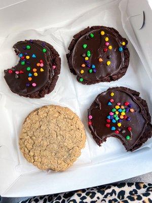 These cosmic brownie cookies are