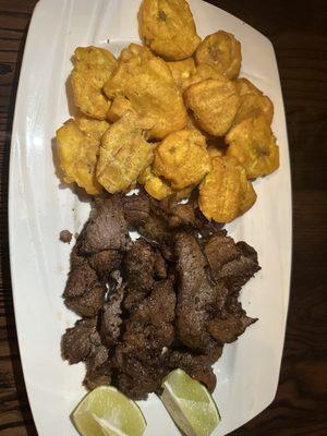 Fried beef with fried plantains