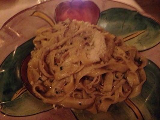 Fettuccine with mushroom and truffle oil