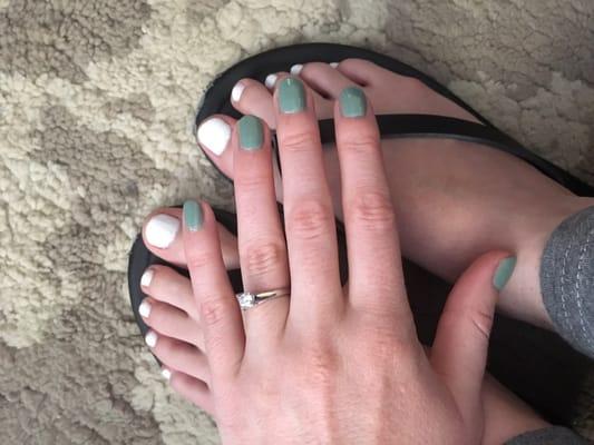 Nails and toes together. Exactly what I was looking for!