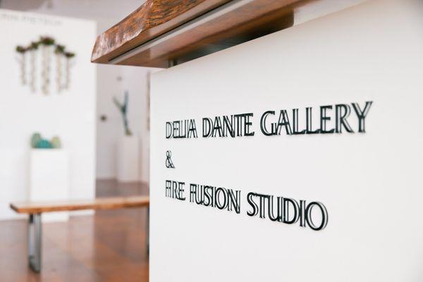 Delia Dante Gallery front reception